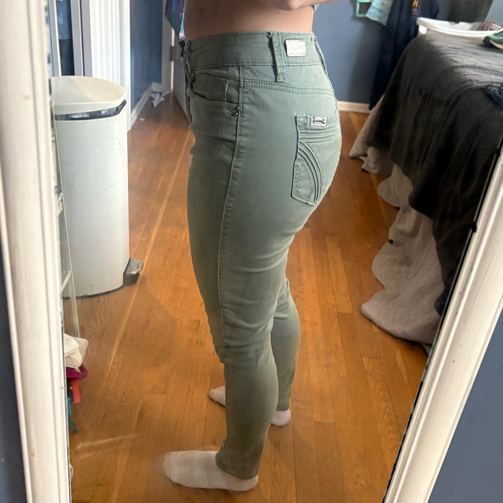 Seven Pants